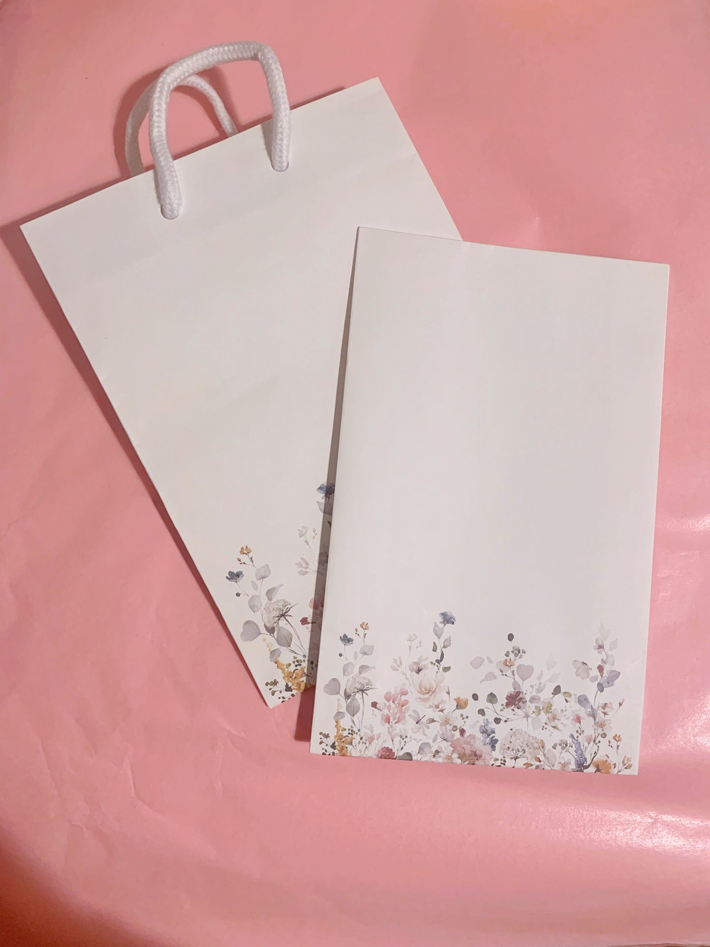 (L) Premium Floral Gift Bag + Free silky paper